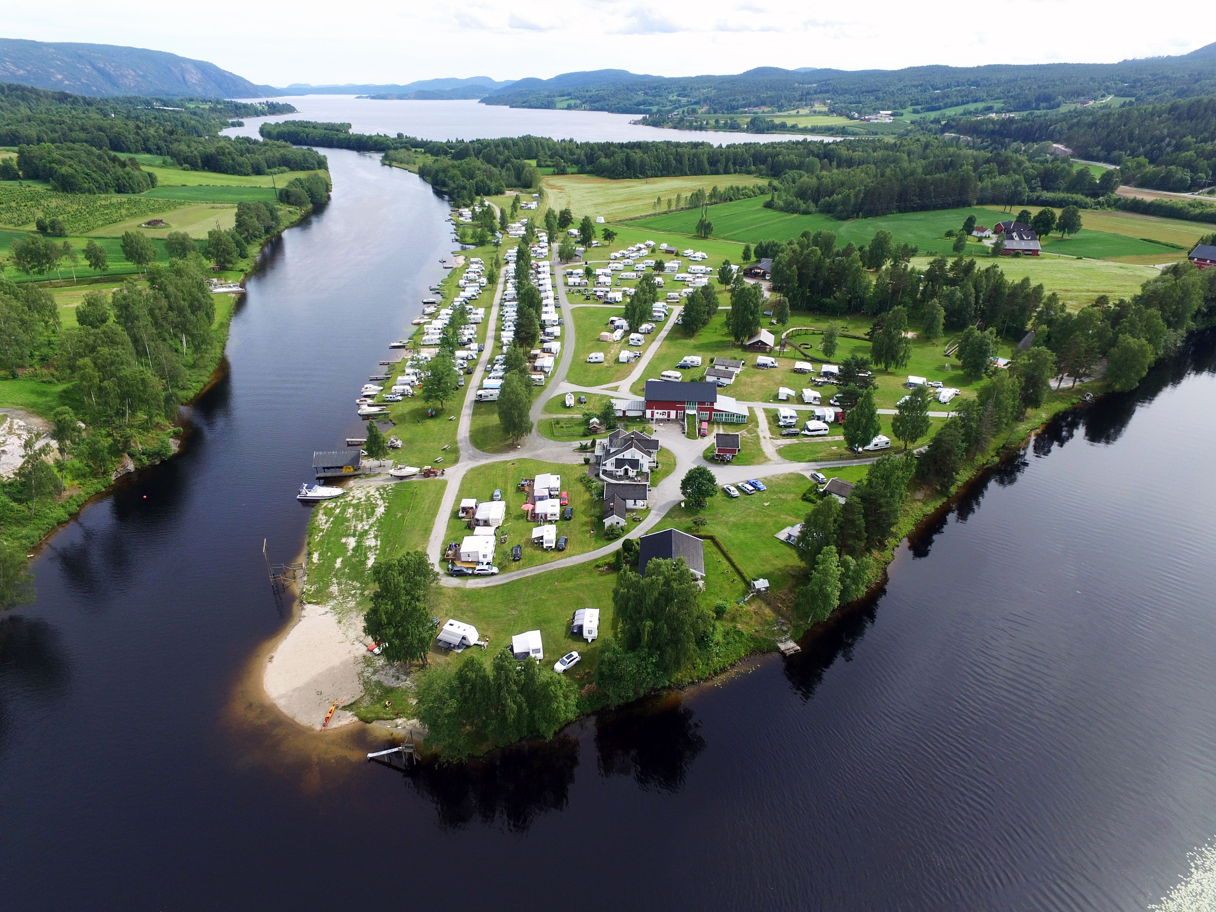 Teksten camping sett fra luften