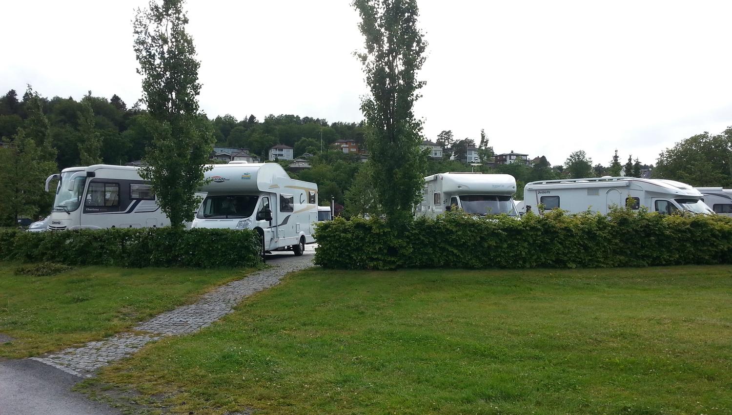 Bobiler parkert på Sandefjord Bobilpark