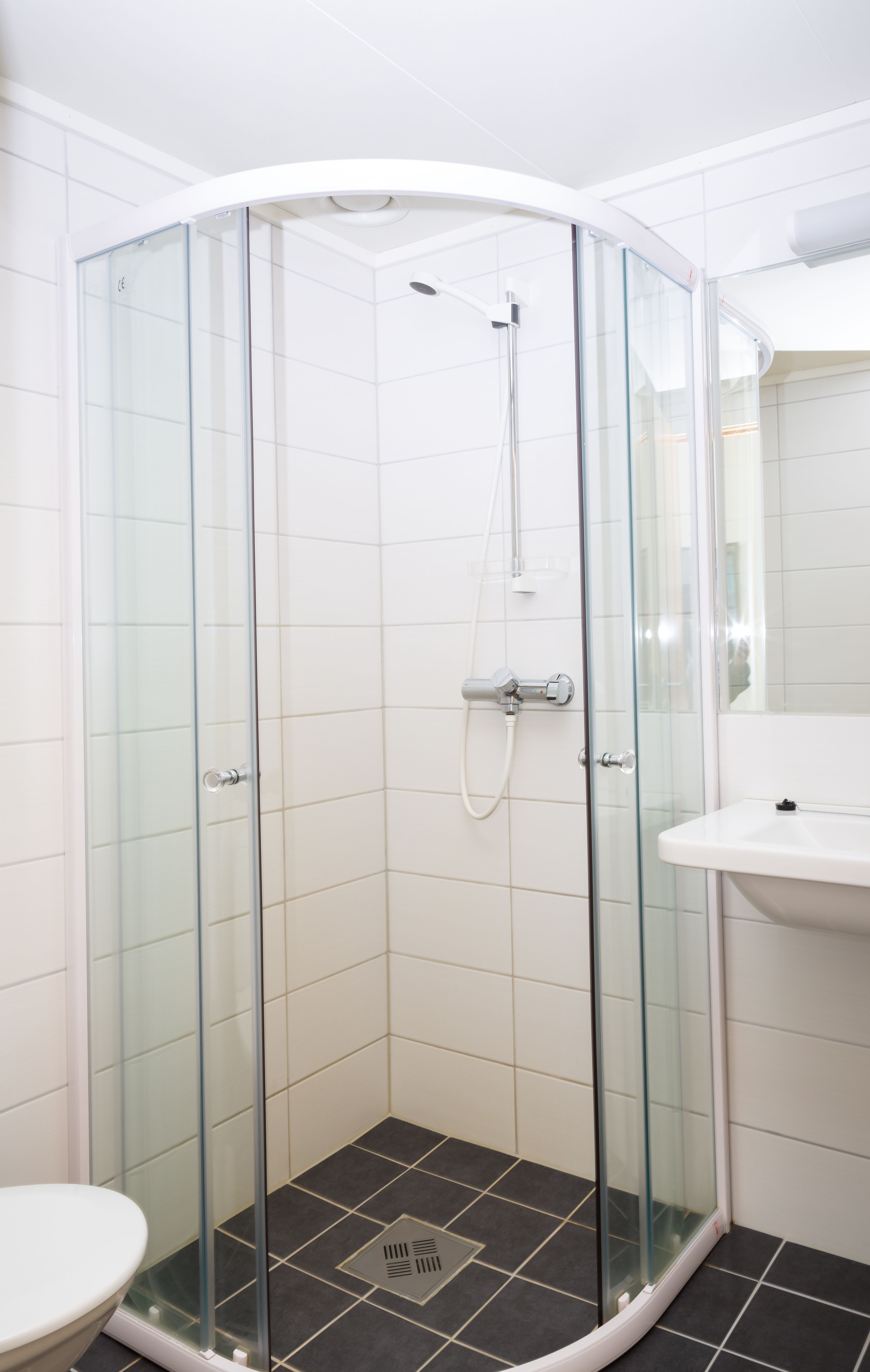Hotel bathroom 1