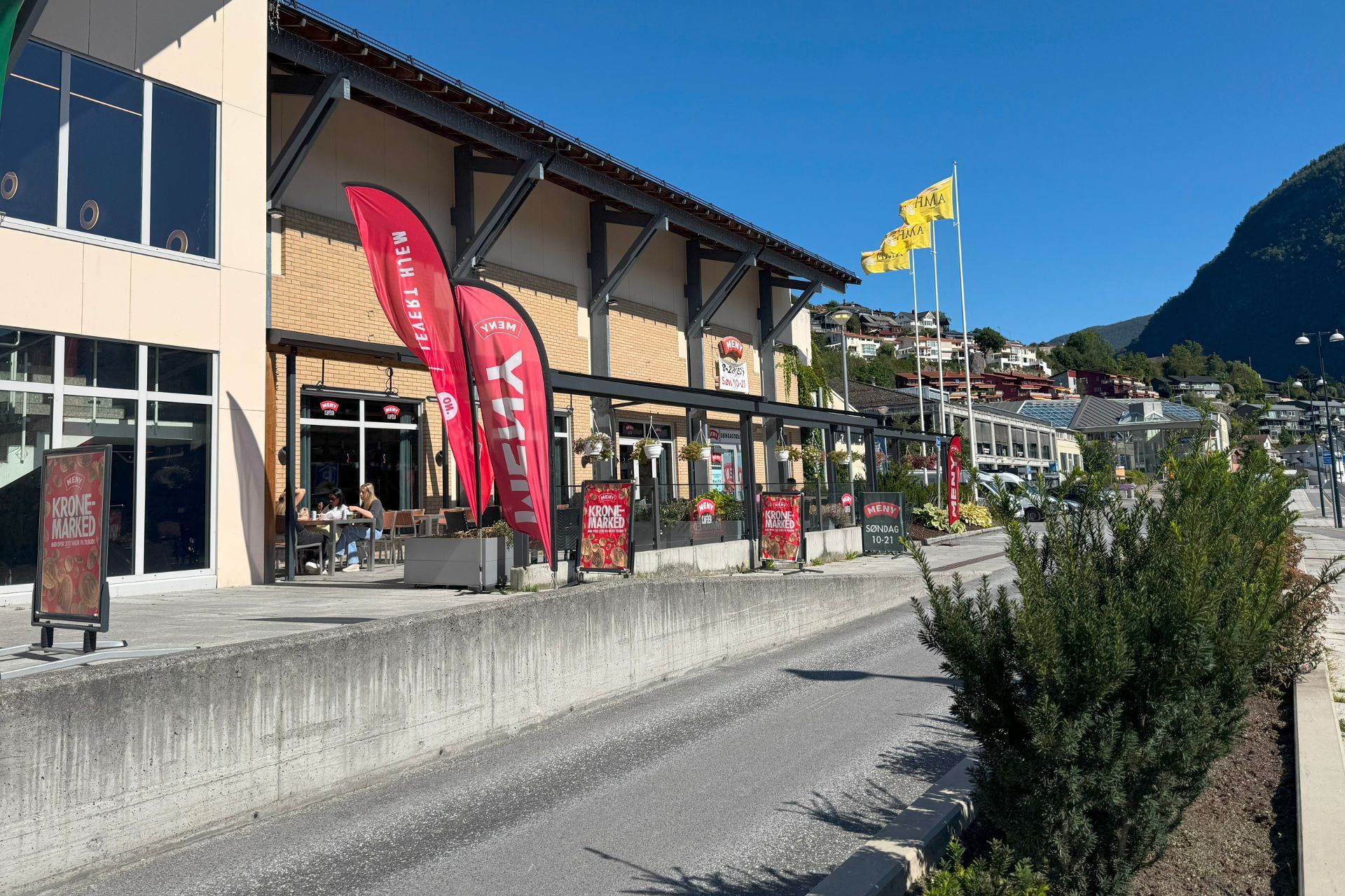 Meny Kafeèn, Sogndal