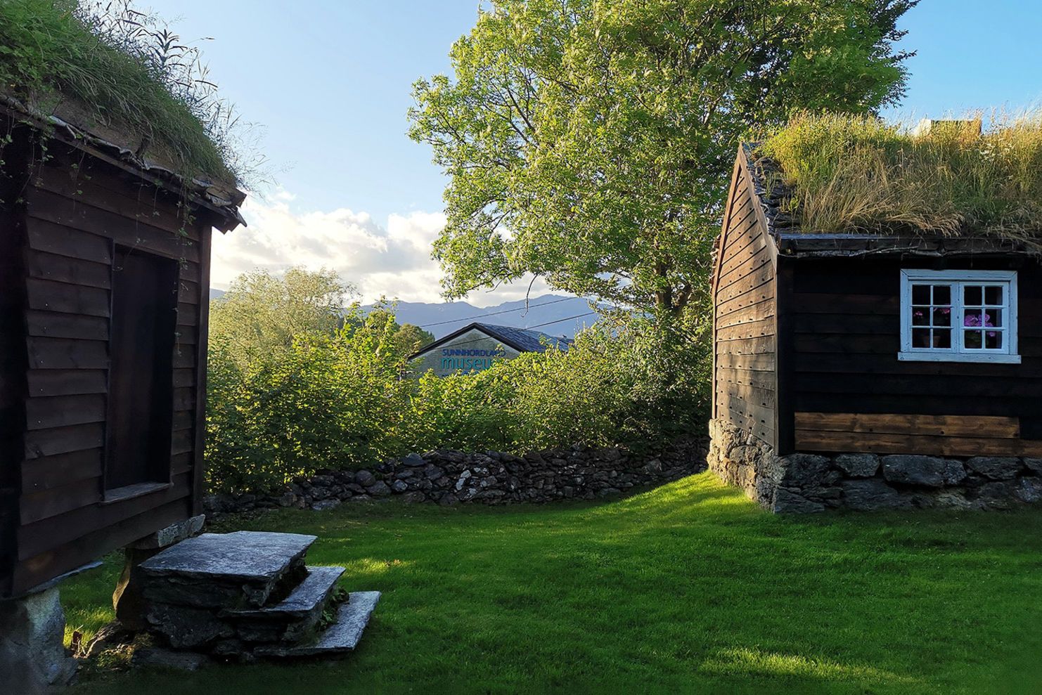 Sunnhordlandstunet is only a few minutes' walk from Leirvik town center