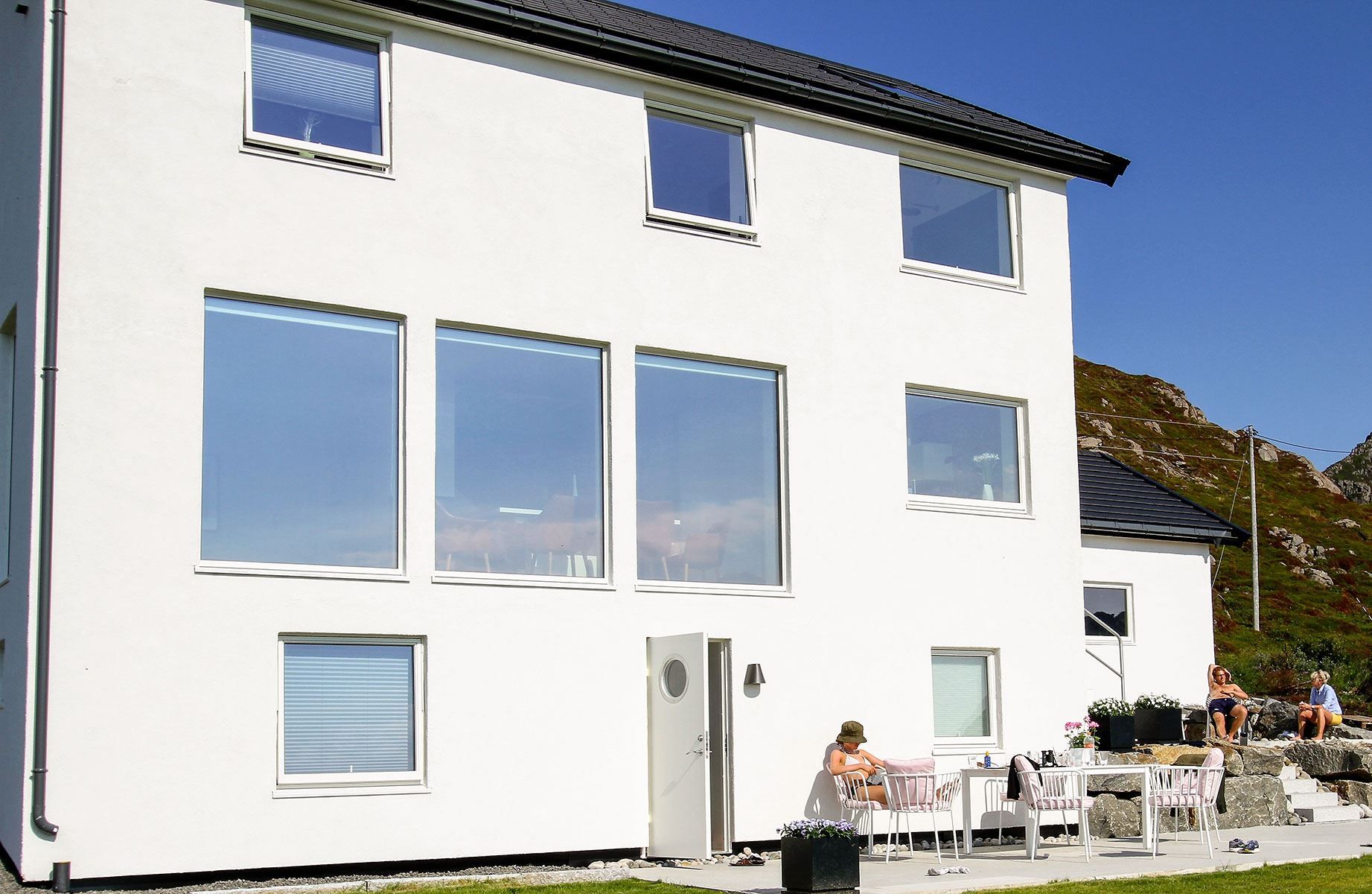 sunbathing in the house on Skåltofta