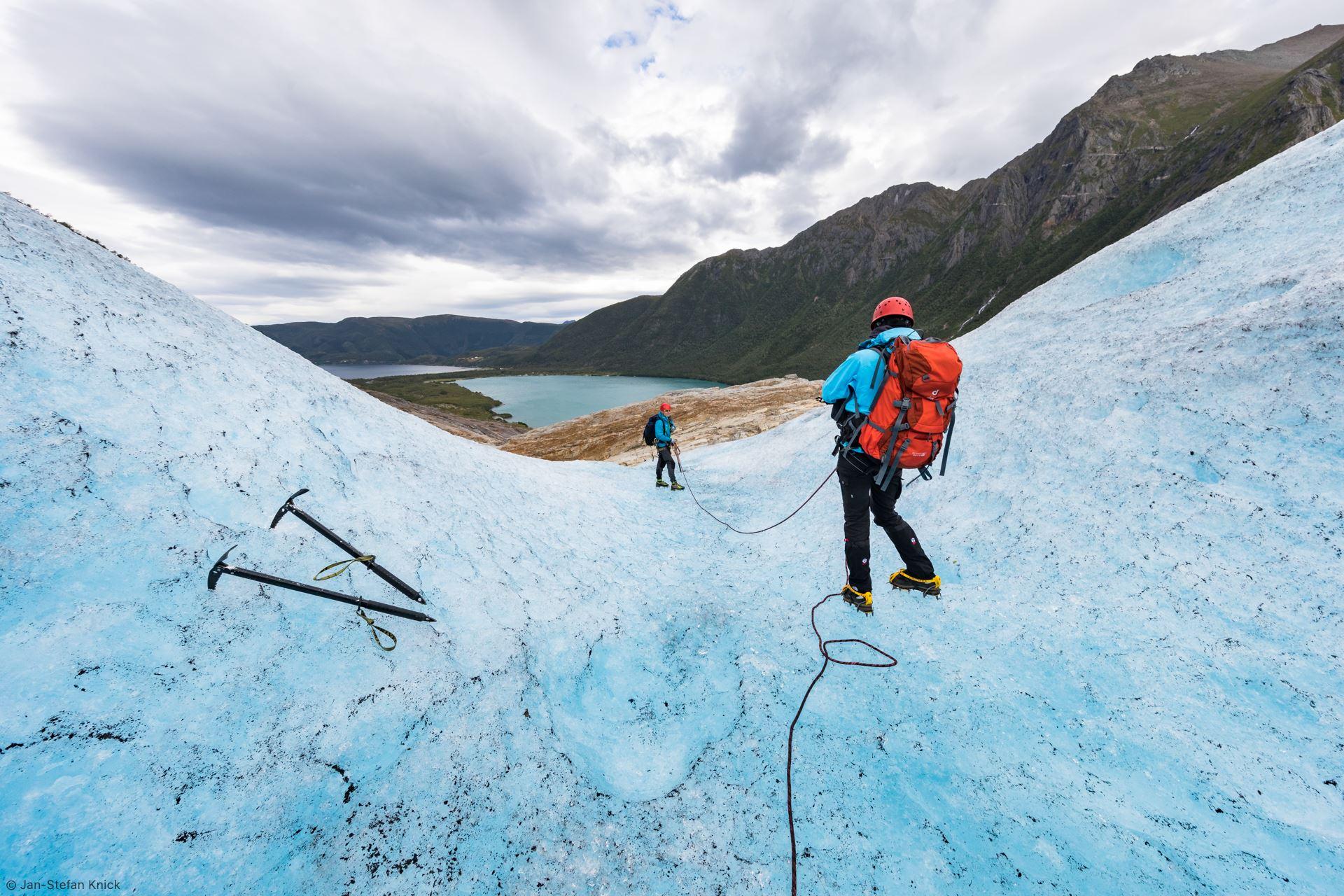 Glacier hiking Svartisen