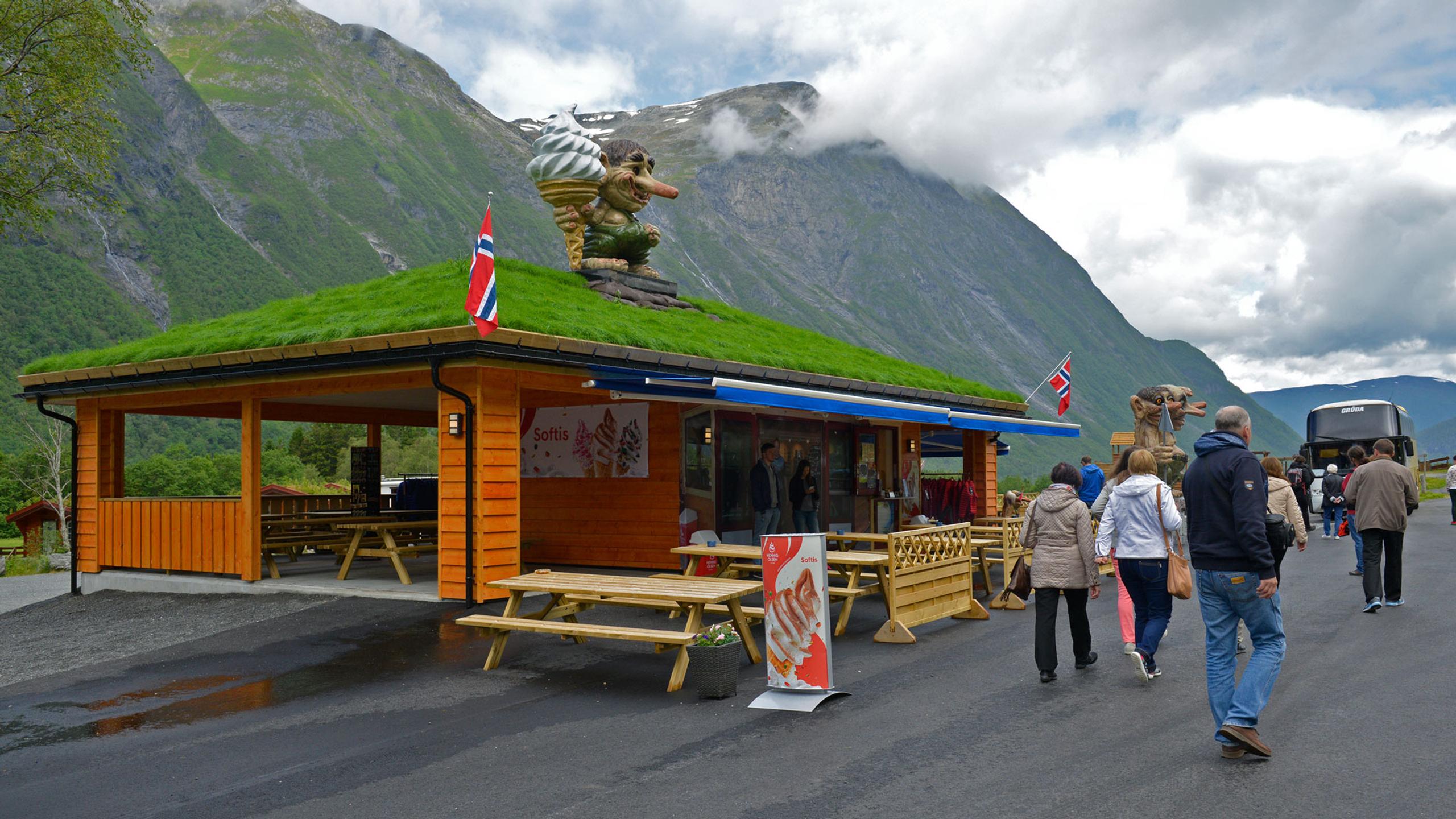 Trollstigen Gjestegård Café