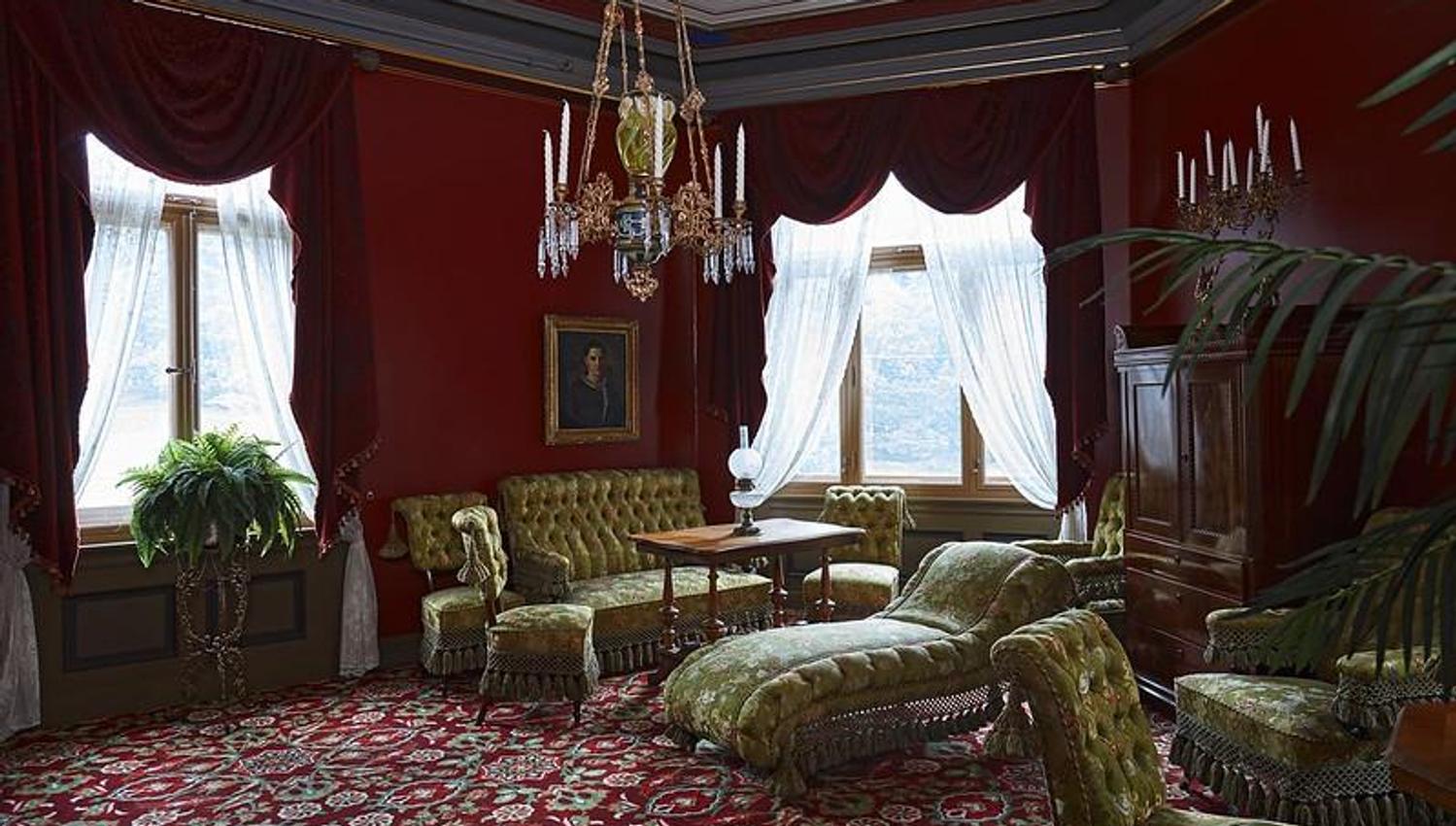 Inside Ibsen's home, 19th century decor