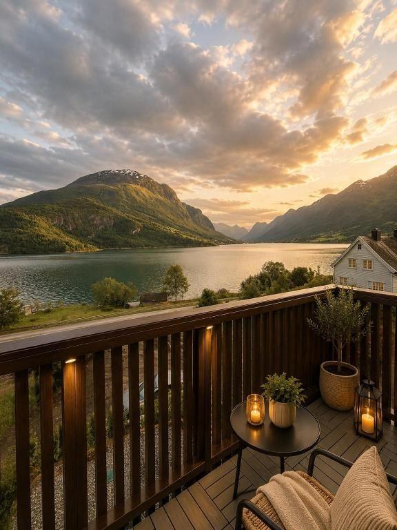 Loen Fjordpanorama