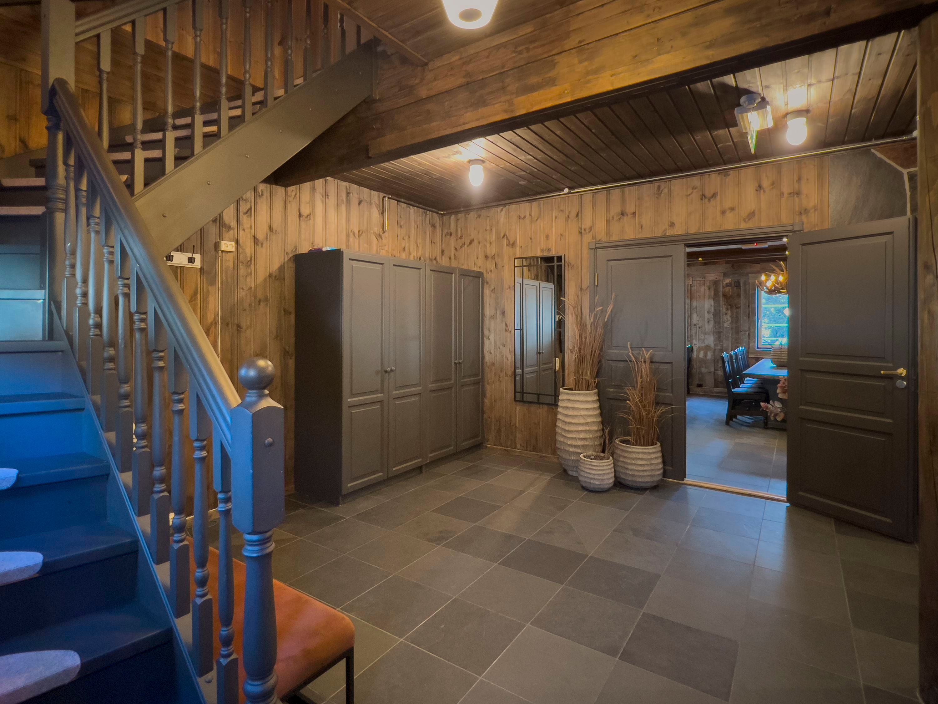 Entrance Barn