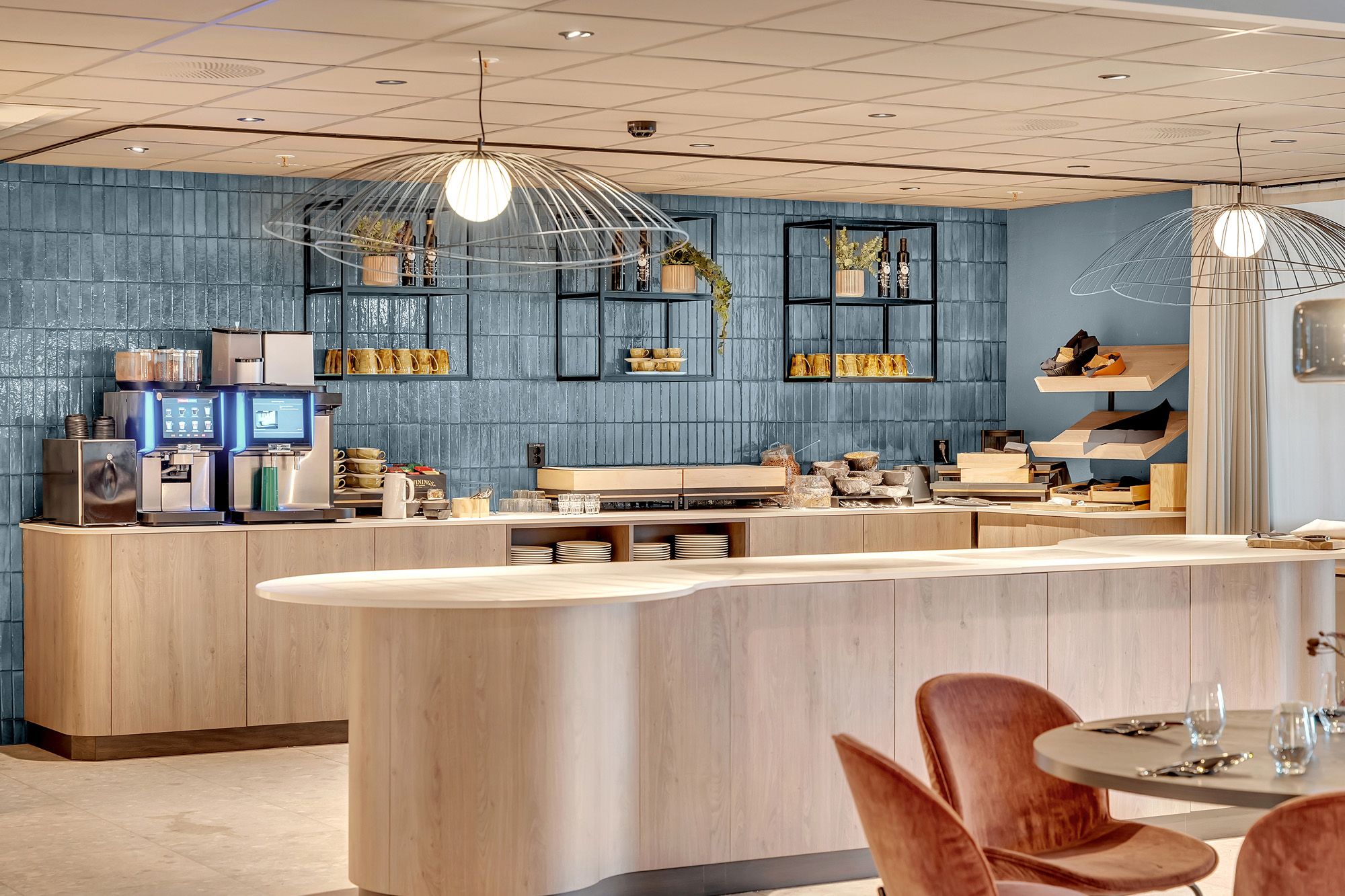 Snart klart til buffet på Frich's Hotel Hamar