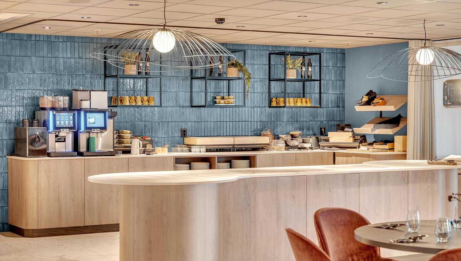 Snart klart til buffet på Frich's Hotel Hamar