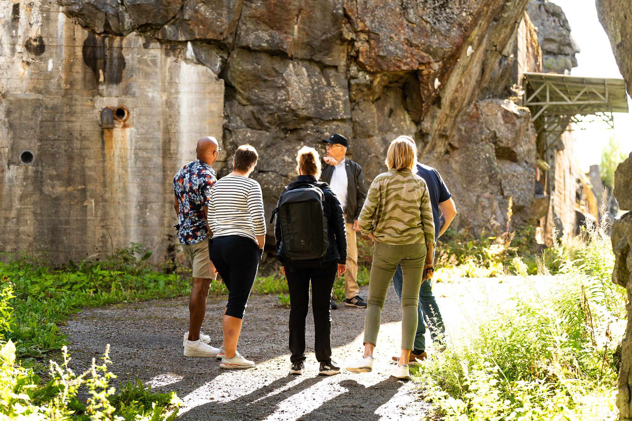 Besøkende med guide