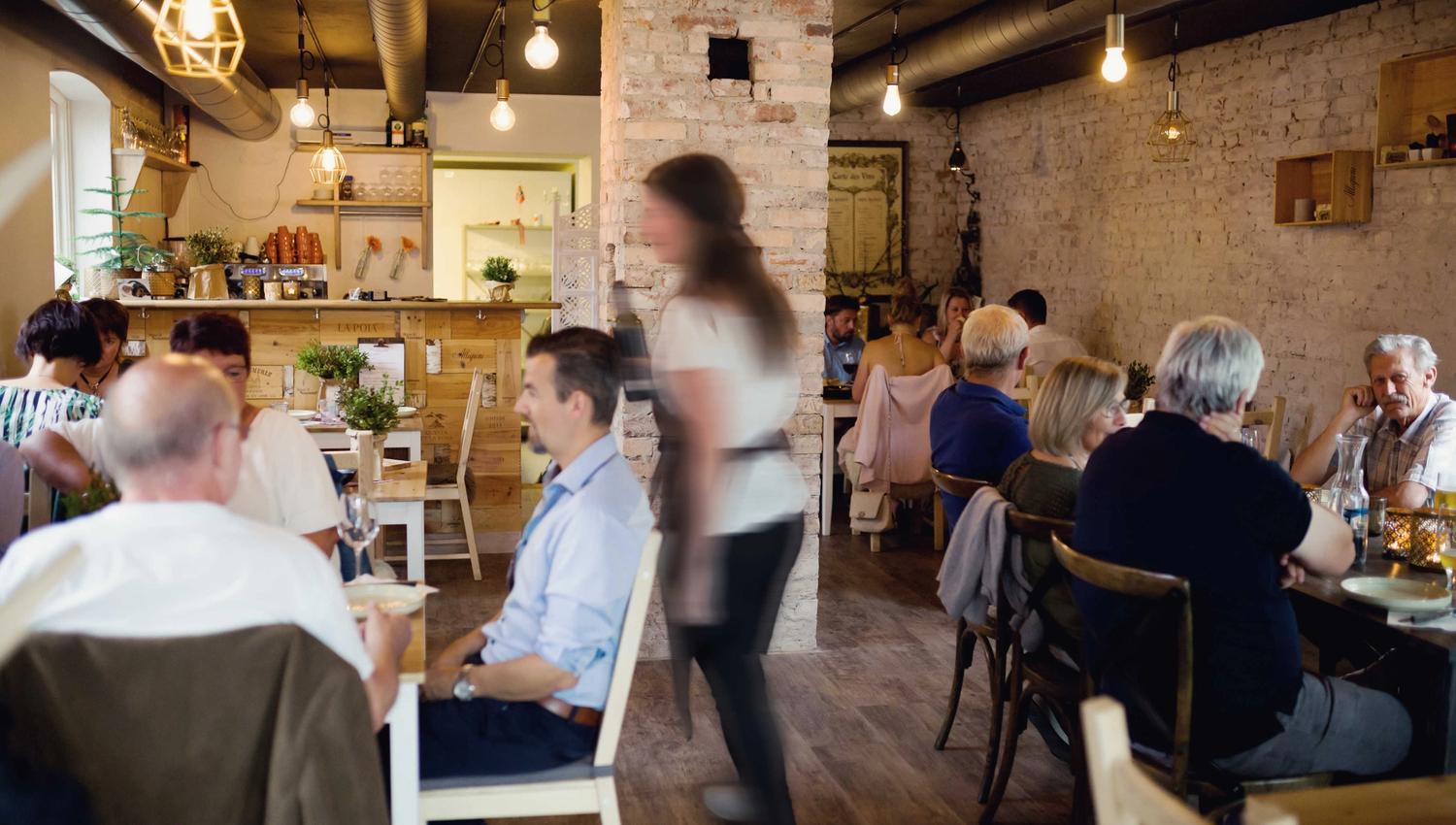 a busy cafe