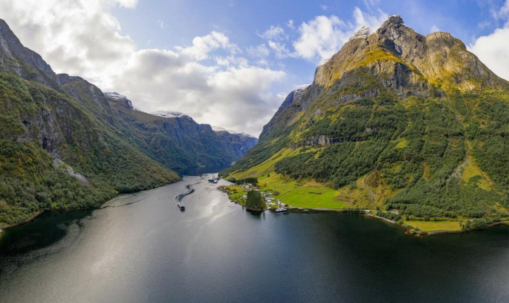 Flåm | Rallarvegen, Flåm Railway, Nærøyfjord