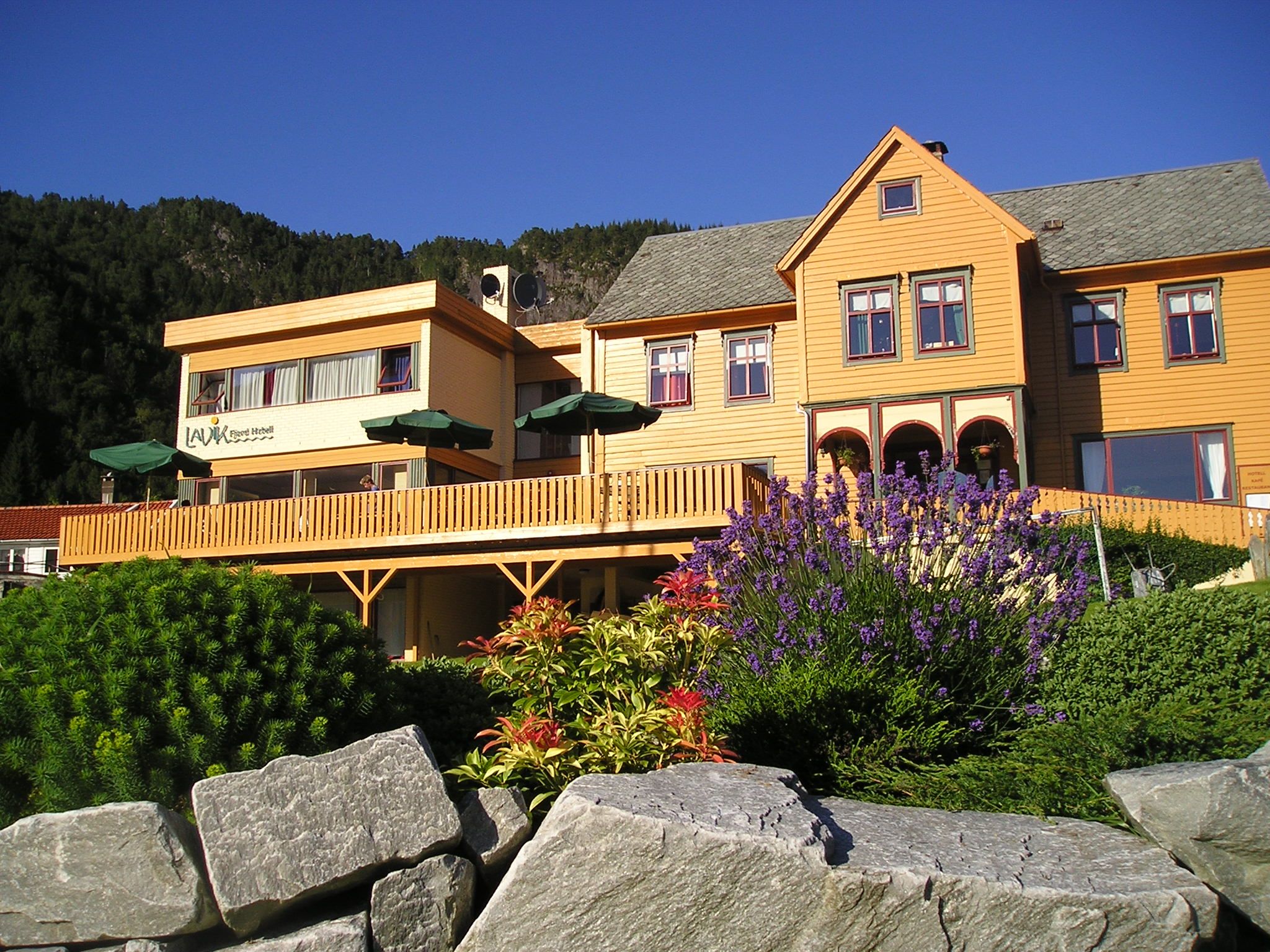 Lavik Fjord Hotel & Apartments