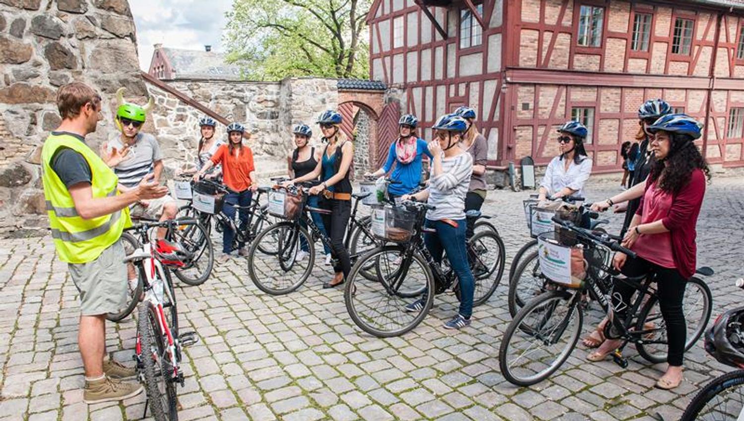 Guidet tur med sykkel ved Akershus festning.