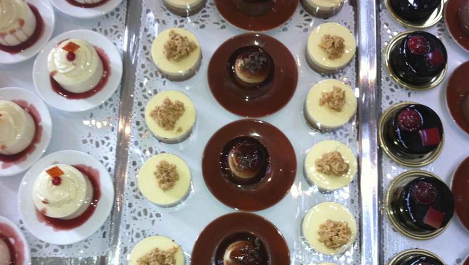 Diverse desserter.