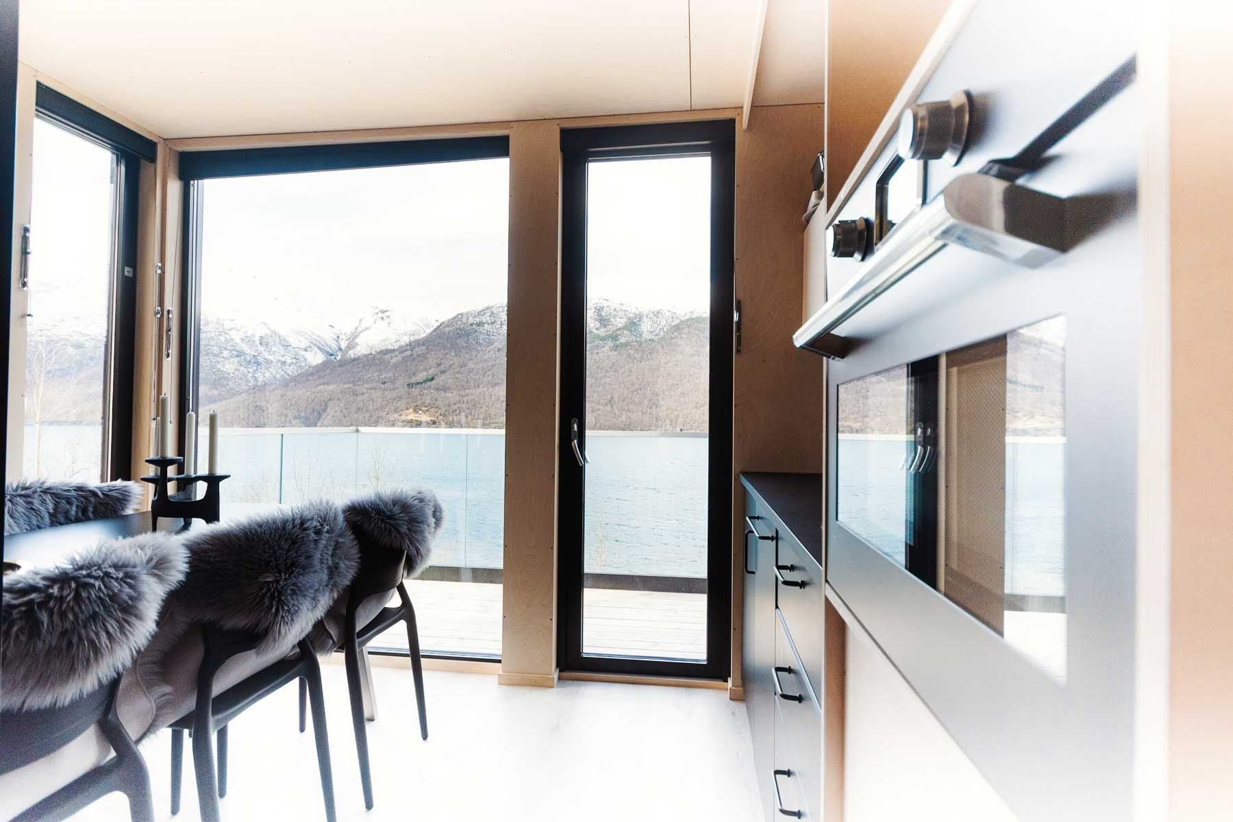 Mikrohyttene i Åkrafjorden