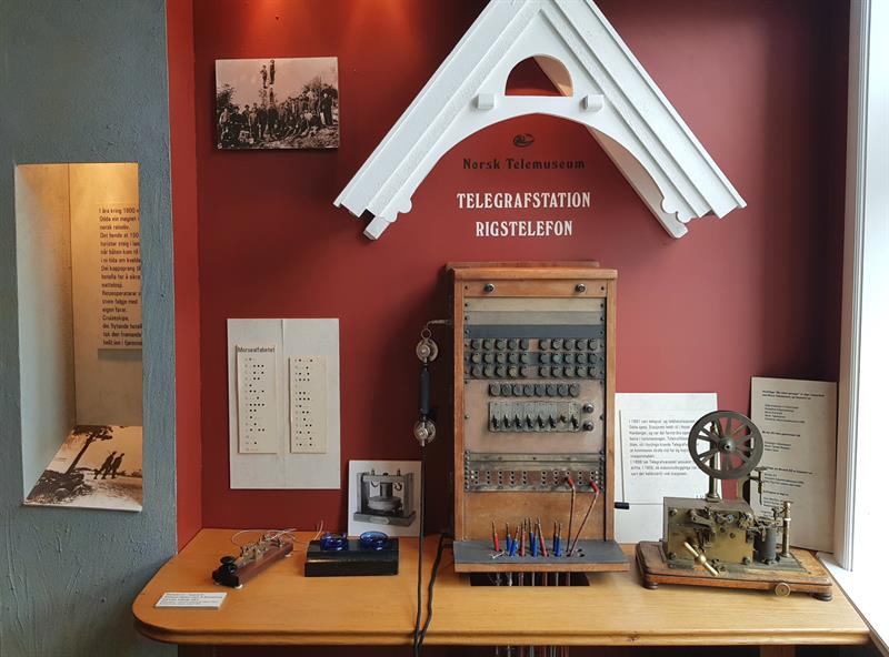 Telegraph exhibit at the Kraftmuseet featuring original equipment used for communication in the power industry.