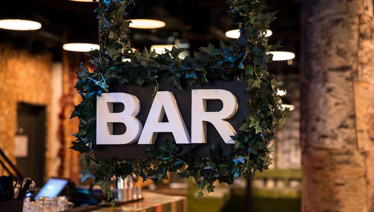 details: bar sign