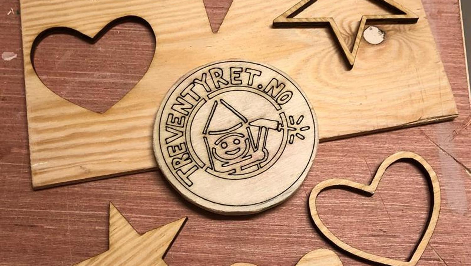 Trefigurer skjært med laser