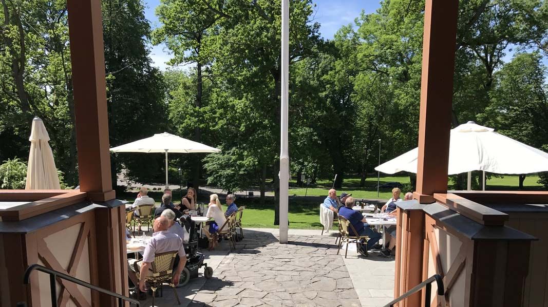 Outdoor restaurant