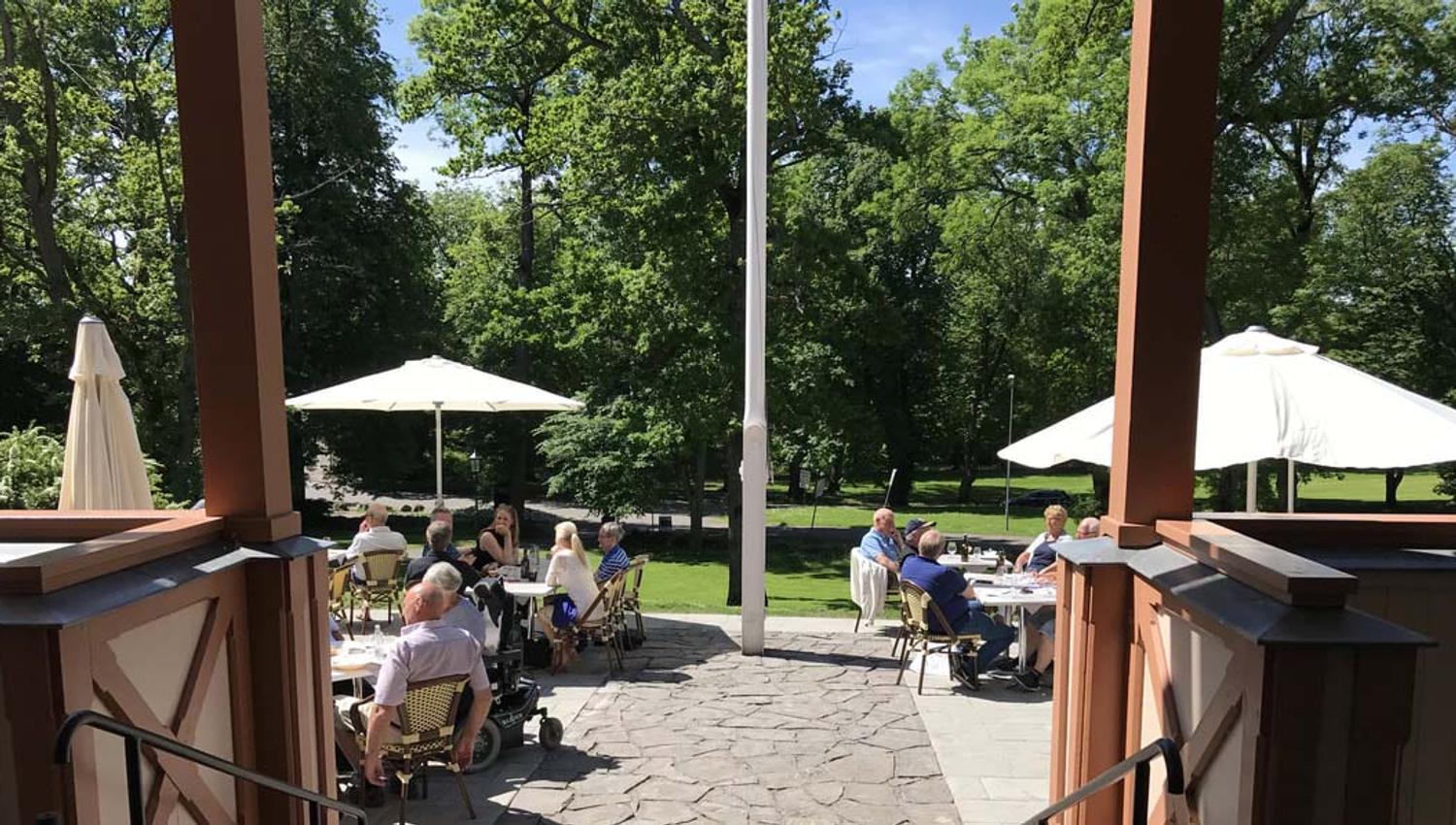 Outdoor restaurant