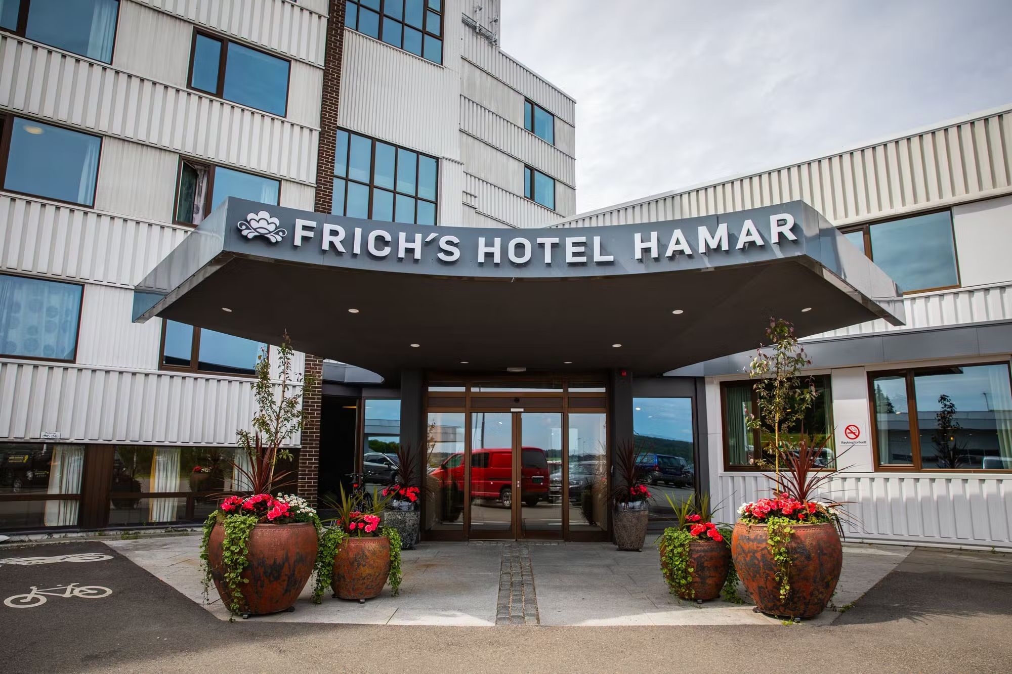 Inngangsparti - Frich's Hotel Hamar