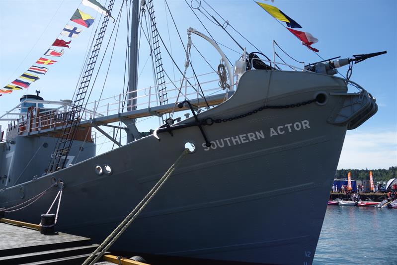 Flagg på Hvalbåten Southern Actor