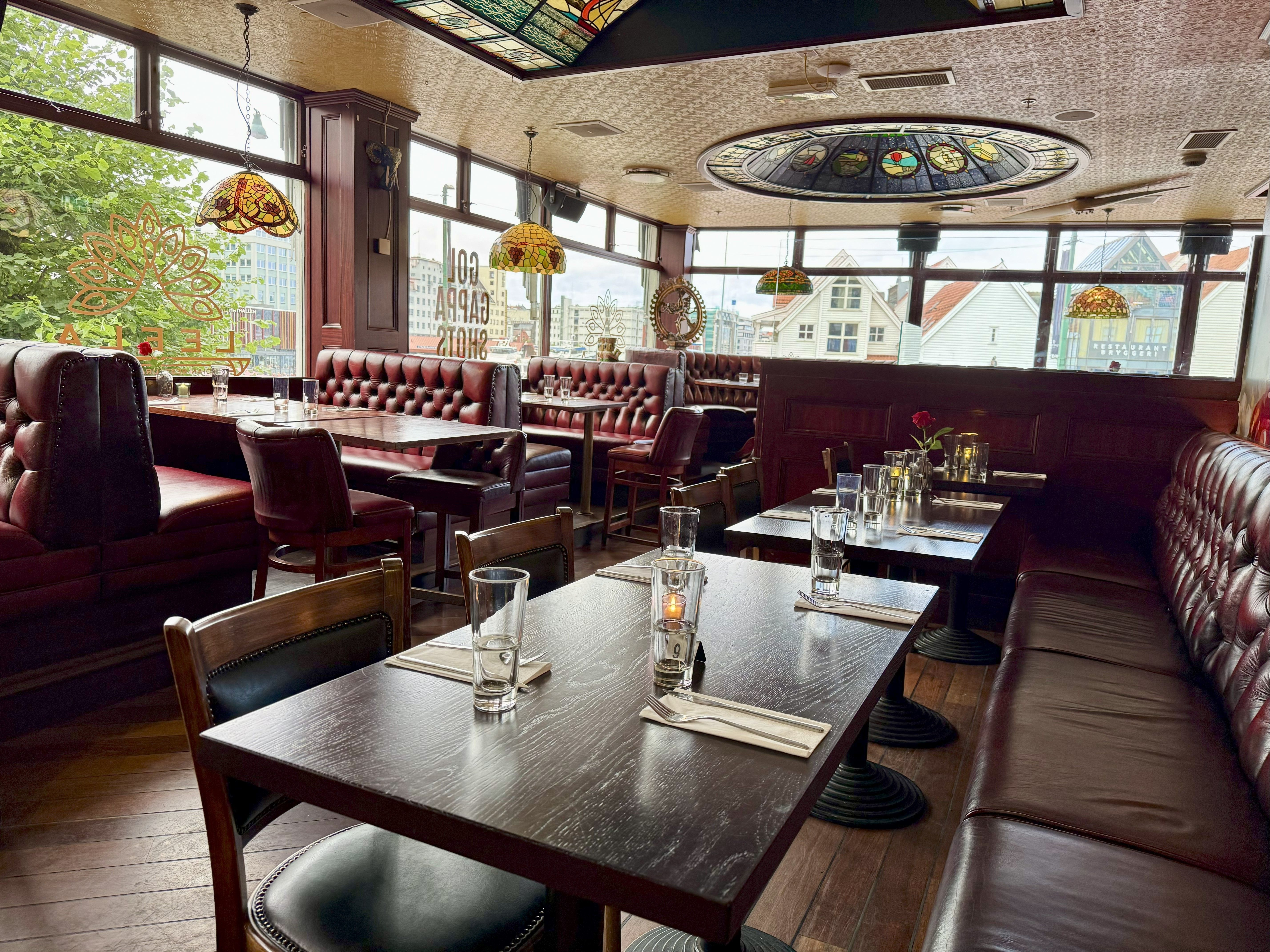 Leela India Restaurant og Bar