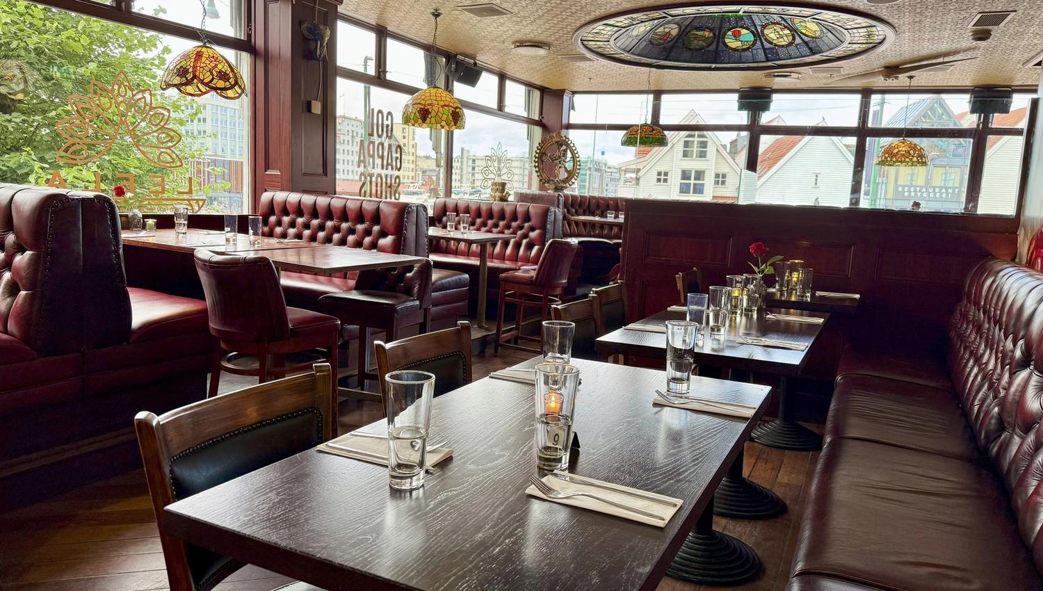 Leela India Restaurant og Bar