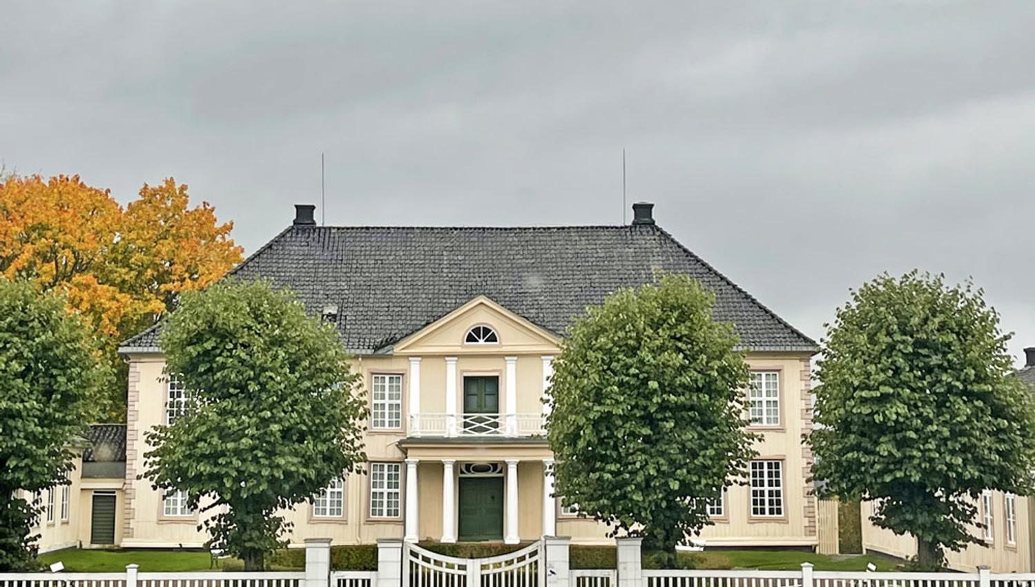 Sondre Brekke Hovedgård i høst