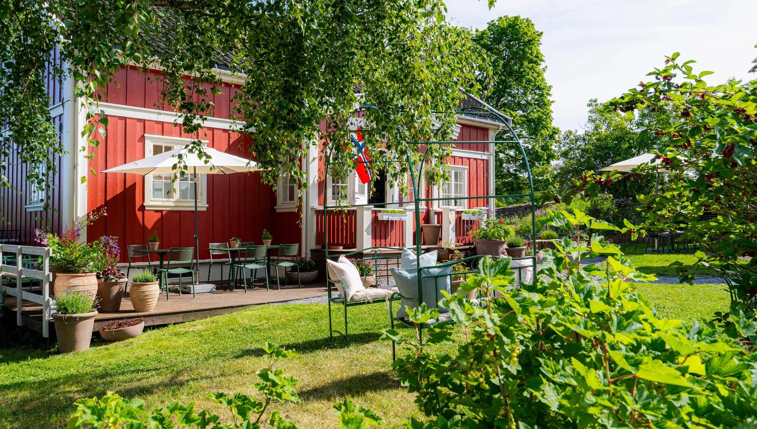 Rødstua, kafé og landhandel på Granavolden Hotell & Gjæstgiveri
