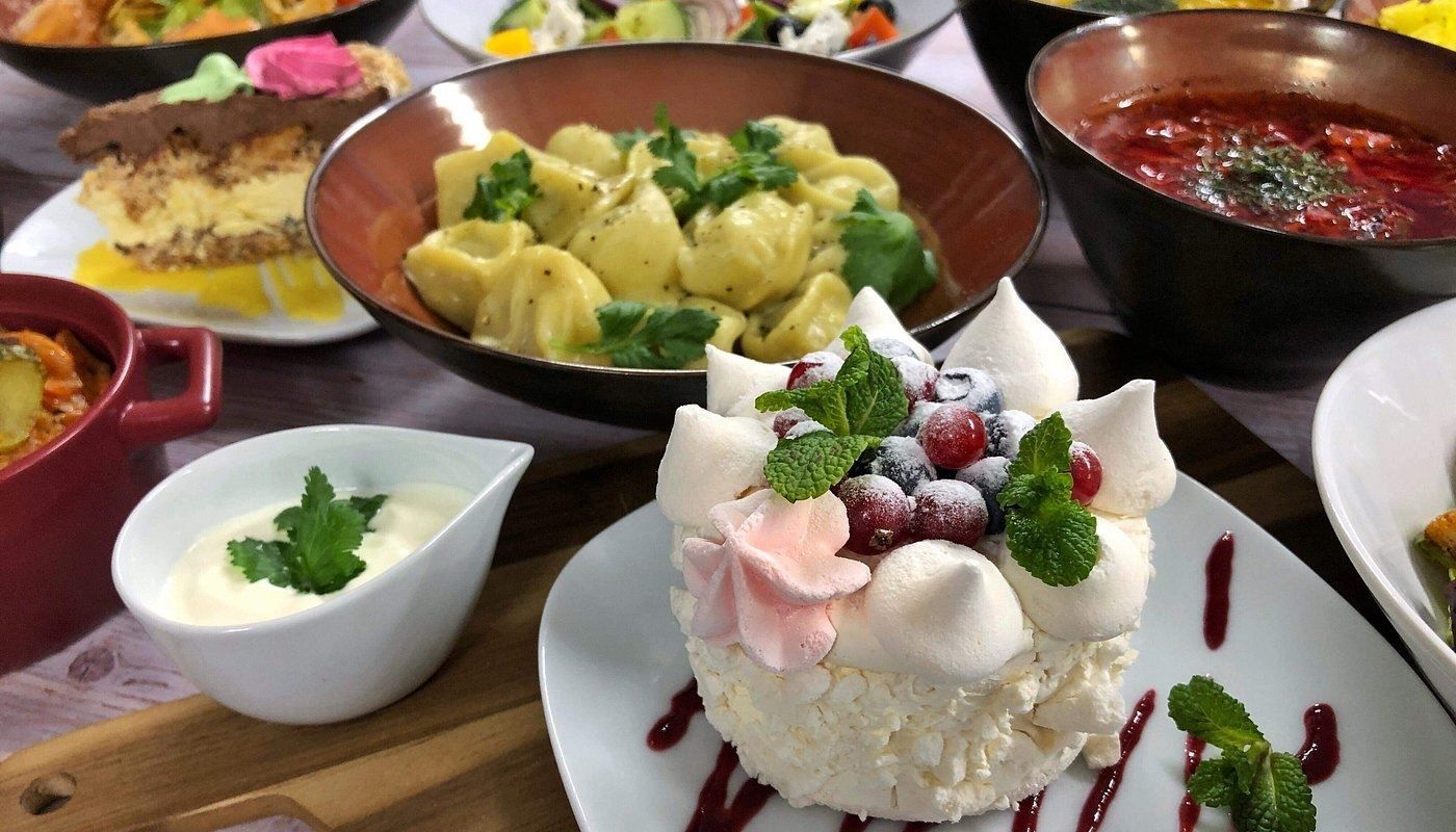 A selection of dishes and cakes from the menu at Koseverden in Tromsø.