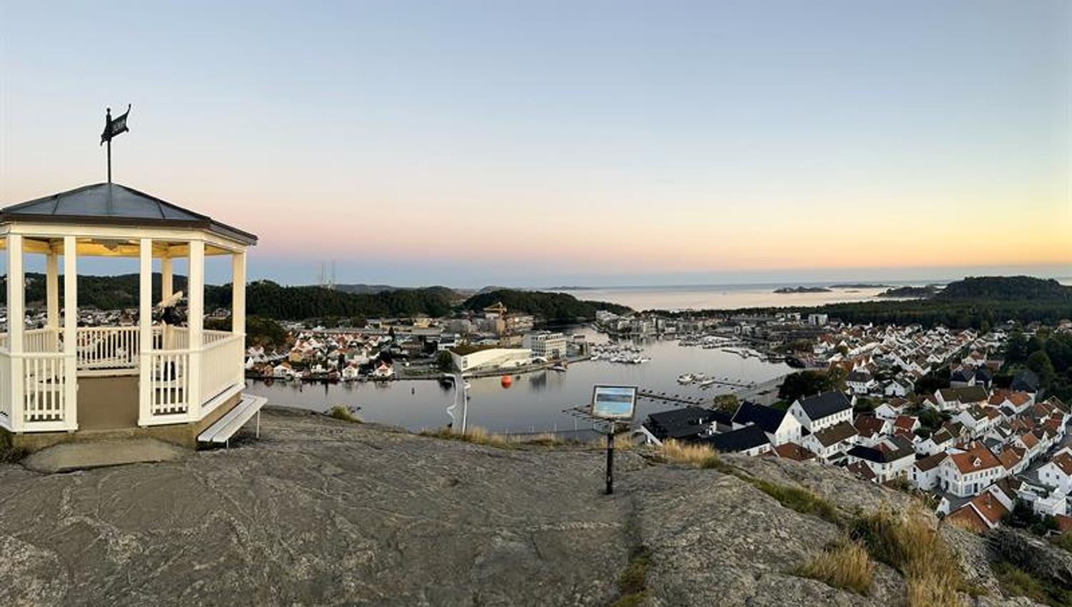 View of the city from Uranienborg at sunset