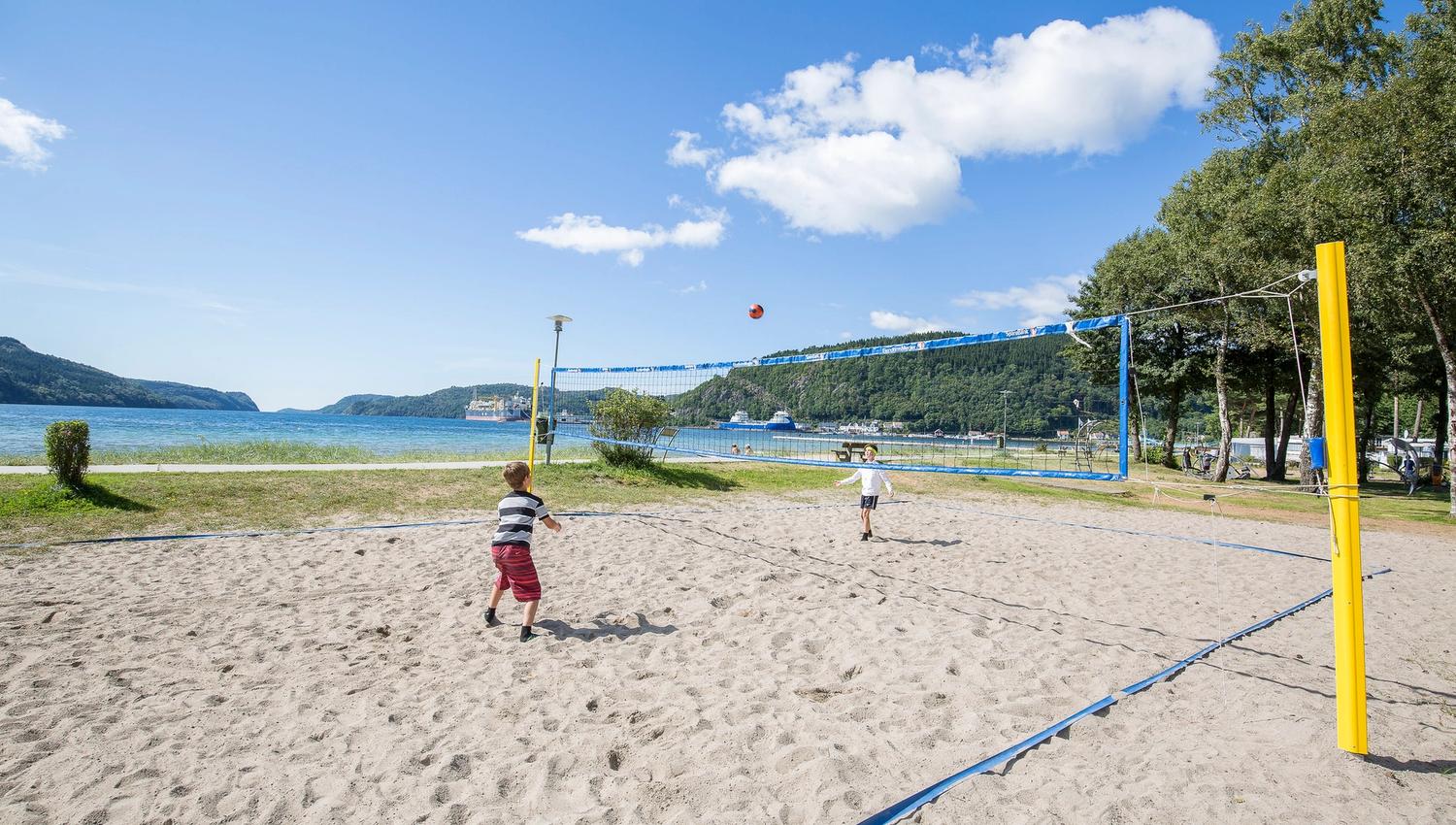 Rosfjorden strand i Lyngdal strandvollyball
