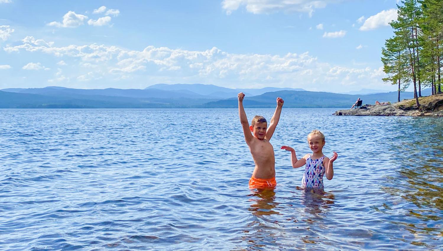 children bathing at Bolkesjø Farm