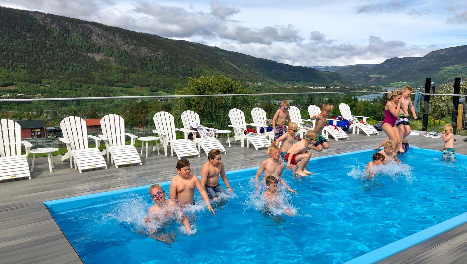 Outdoor swimming pool Nermo Hotell