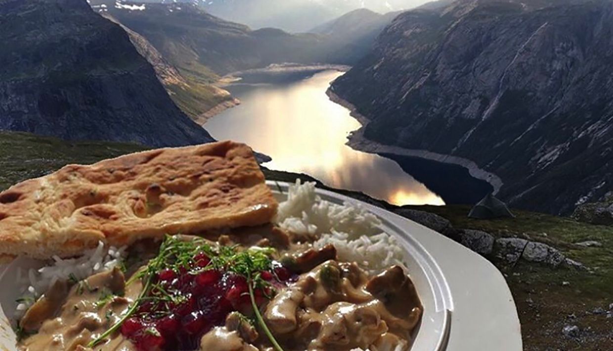 Overnattingstur til Trolltunga, middag ved campen