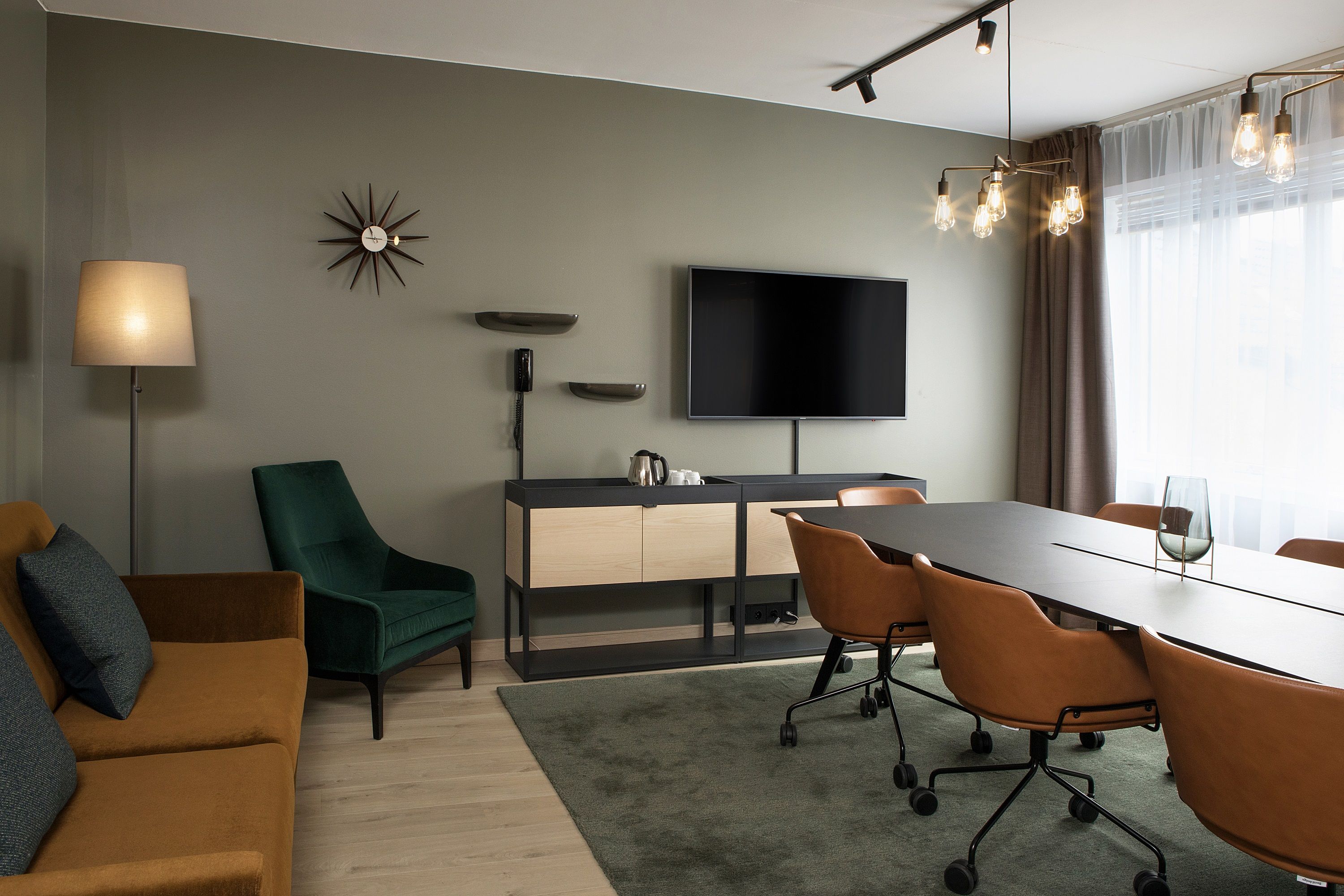 Business suite