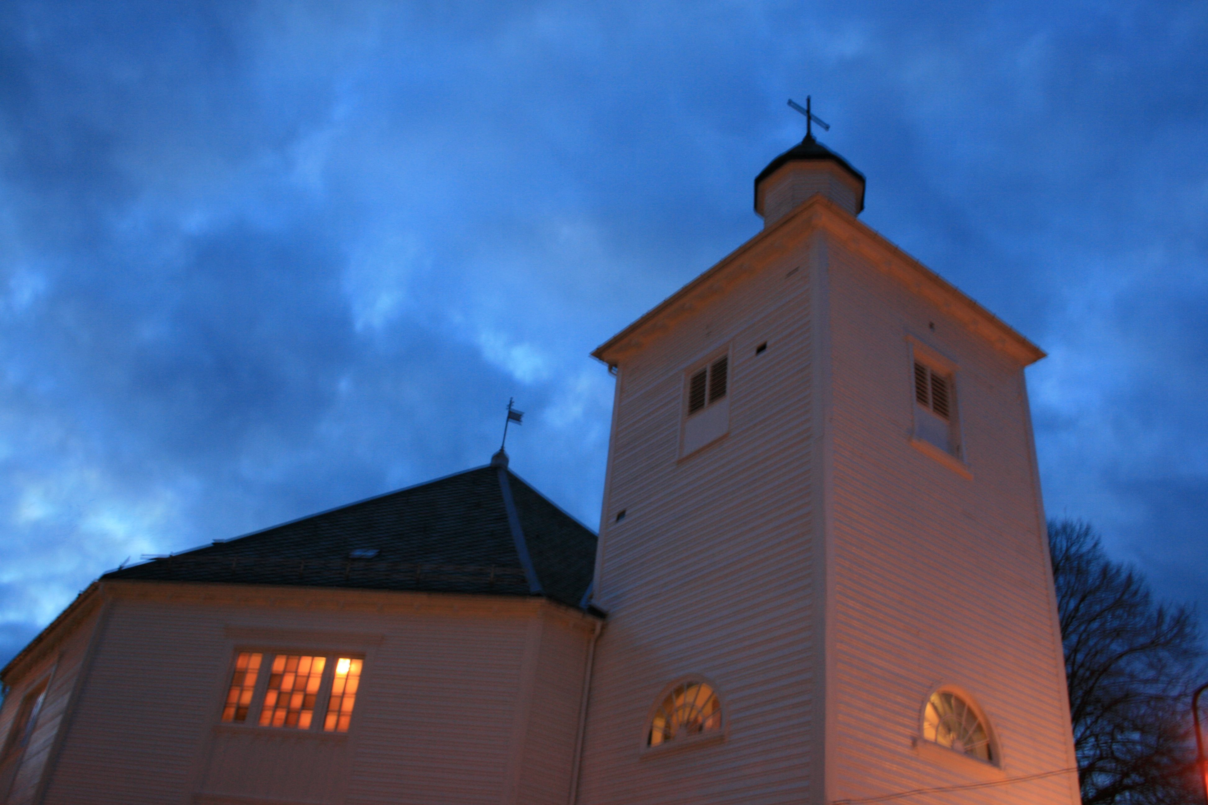 Flekkefjord kirke kveld