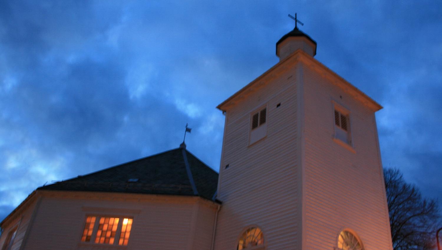 Flekkefjord kirke kveld