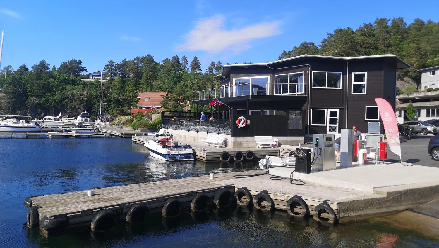 Trysnes Brygge marina og restaurant