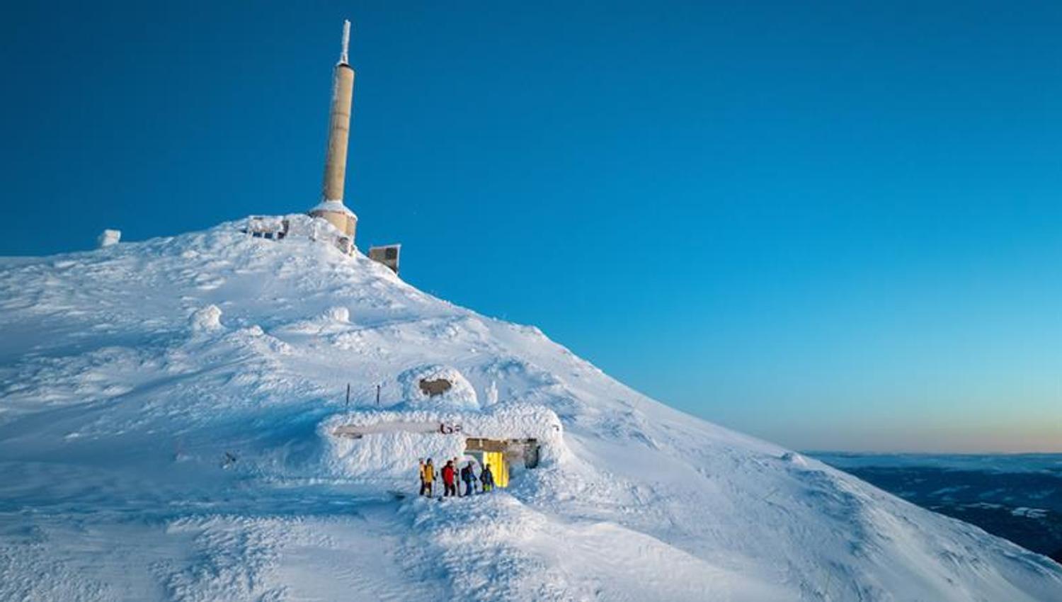 Mount Gaustatoppen in winter
