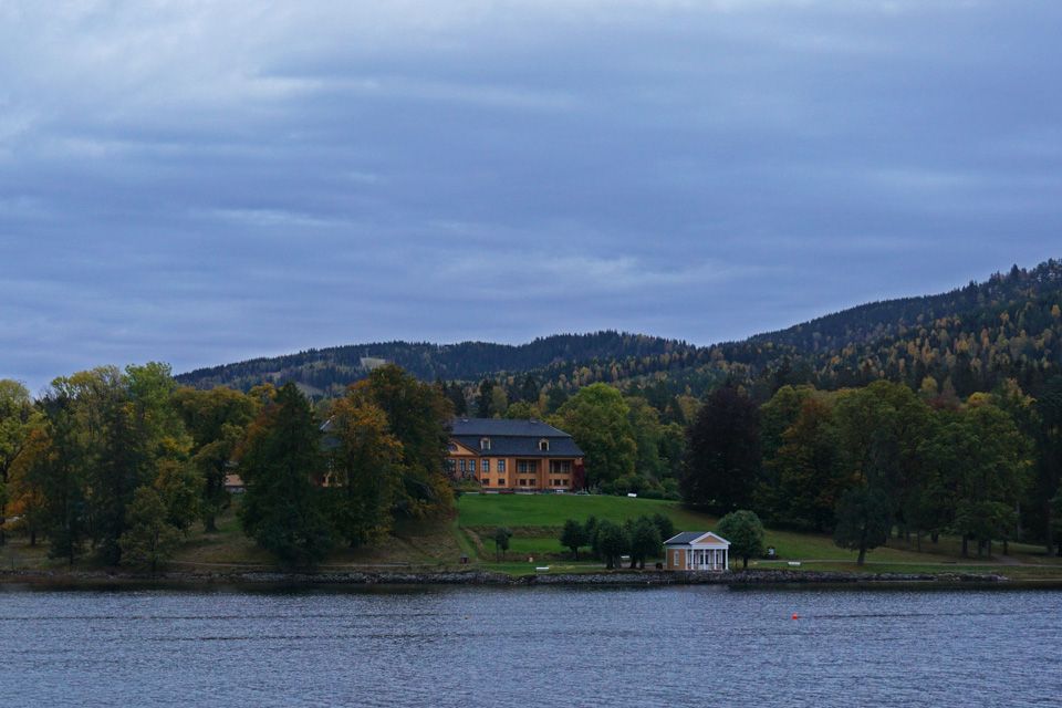 A little house by Bogstadvannet.