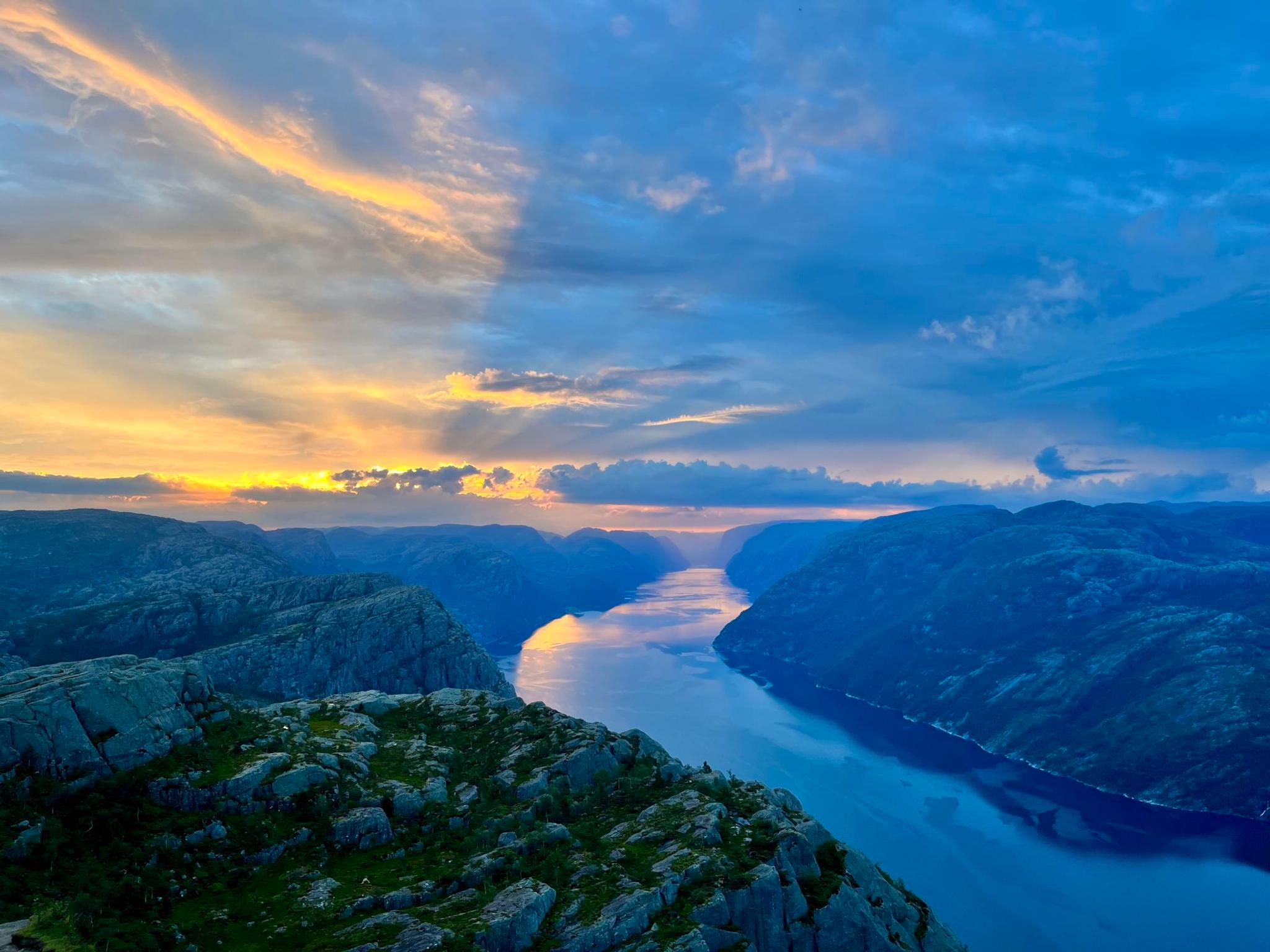 Overnight Adventure with Preikestolen and Kjerag Hikes