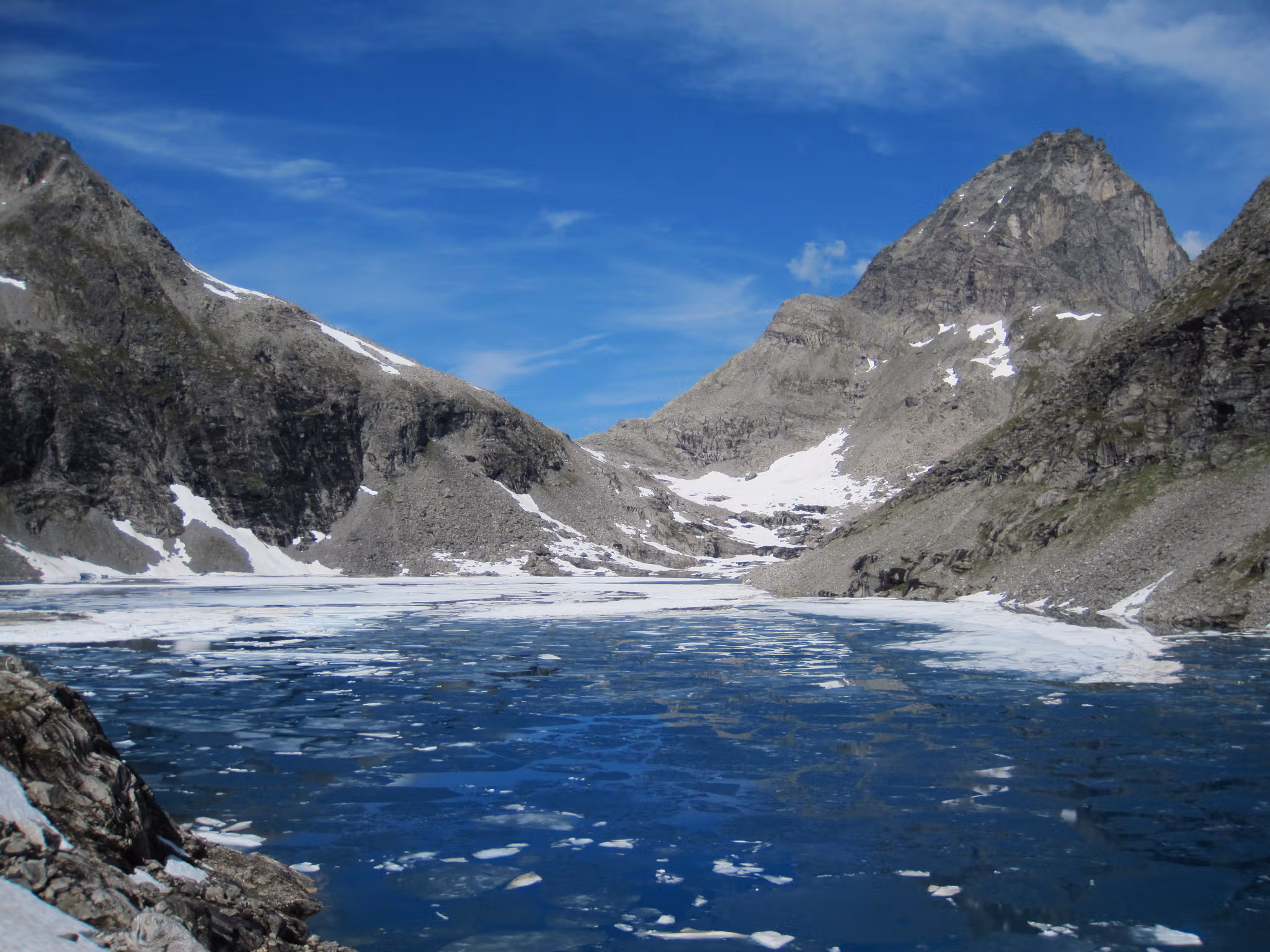 Explore the hidden gems of Romsdalen on foot with Hotel Aak