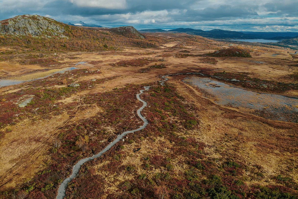 Aerial view over Beitostølen Trail Arena towards Knausen.