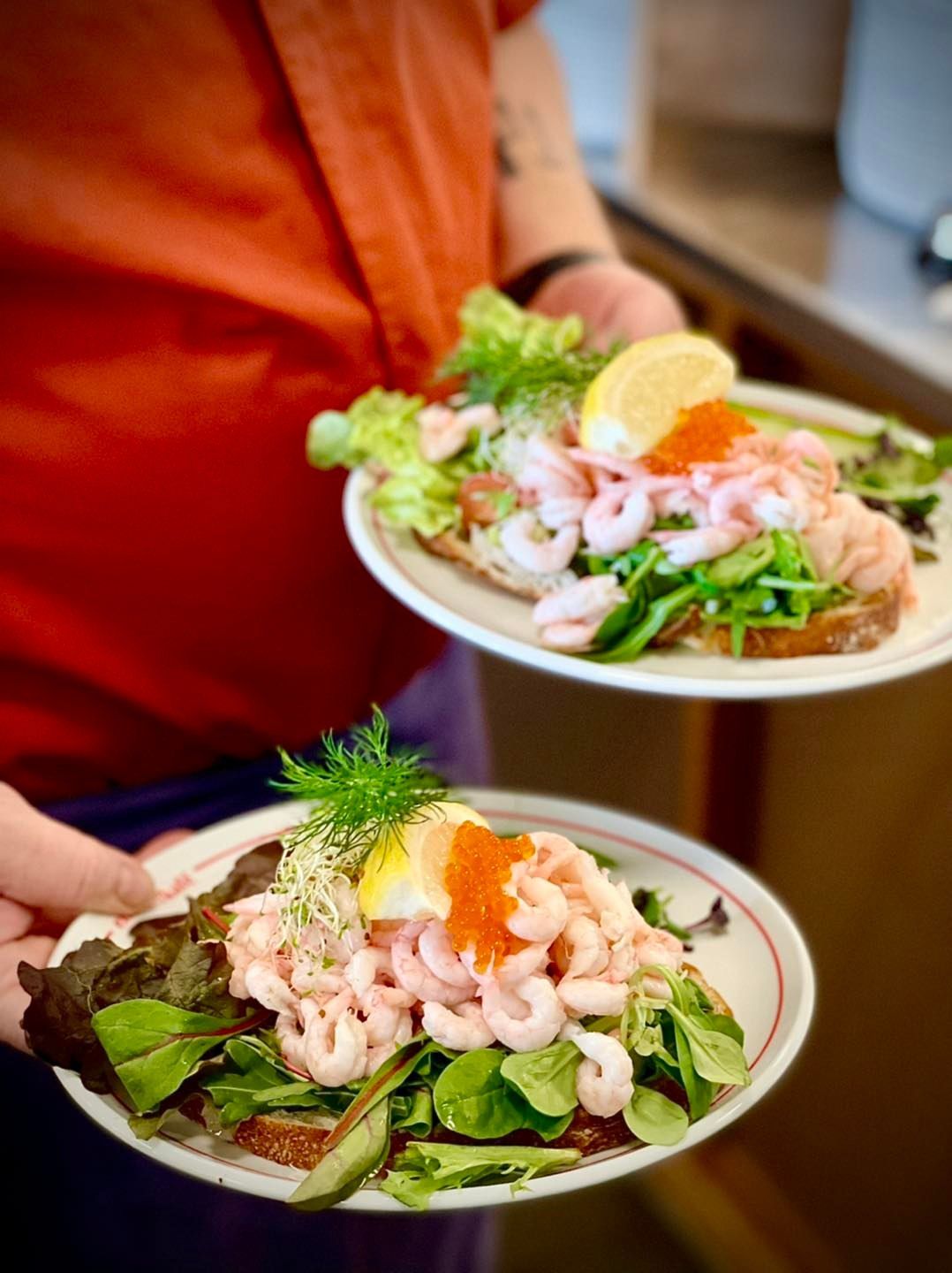 Her serveres rekesmørbrød