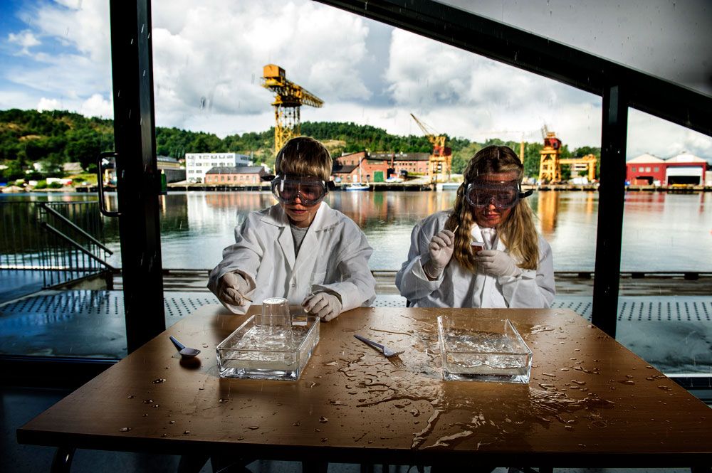 children experimenting at DuVerden