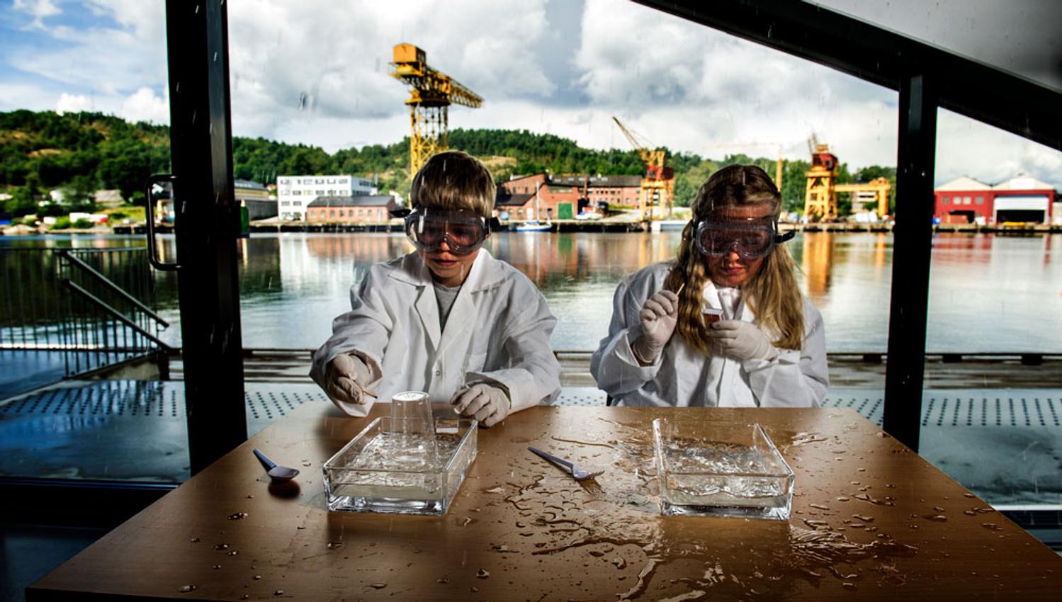 children experimenting at DuVerden