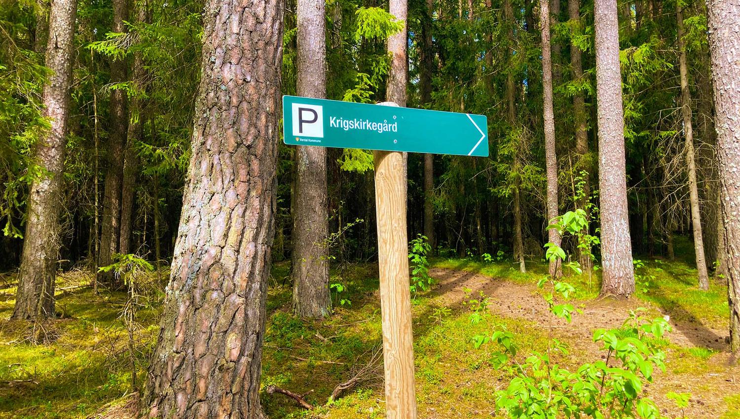 Skilt til krigskirkegården